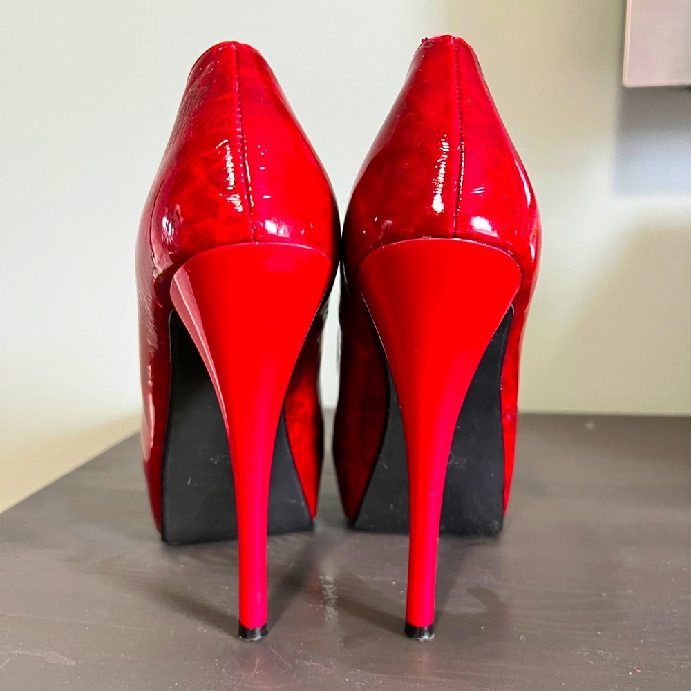 Juicy Red Pumps